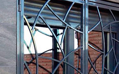 Cerramientos de terrazas, áticos y porches con cortinas de cristal en Pozuelo, carpintería metálica